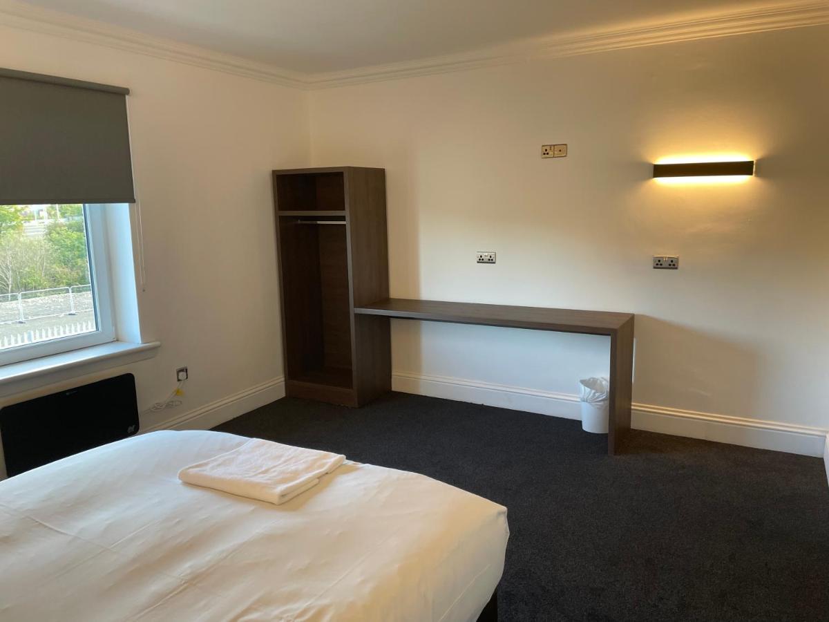 Glasgow Airport Apartments Paisley Exteriör bild