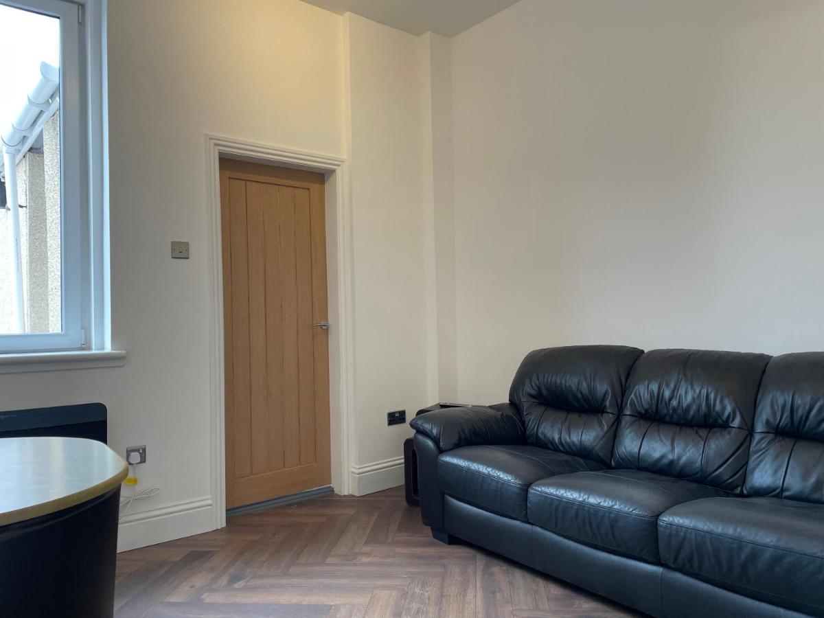 Glasgow Airport Apartments Paisley Exteriör bild