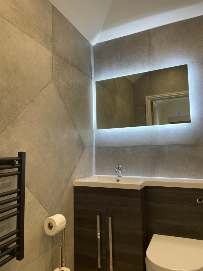 Glasgow Airport Apartments Paisley Exteriör bild