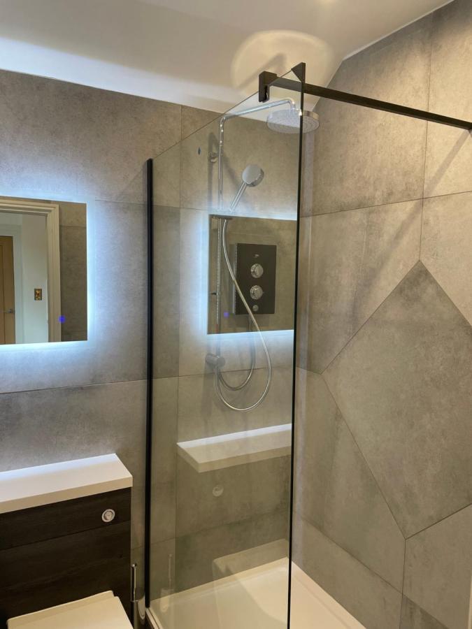 Glasgow Airport Apartments Paisley Exteriör bild