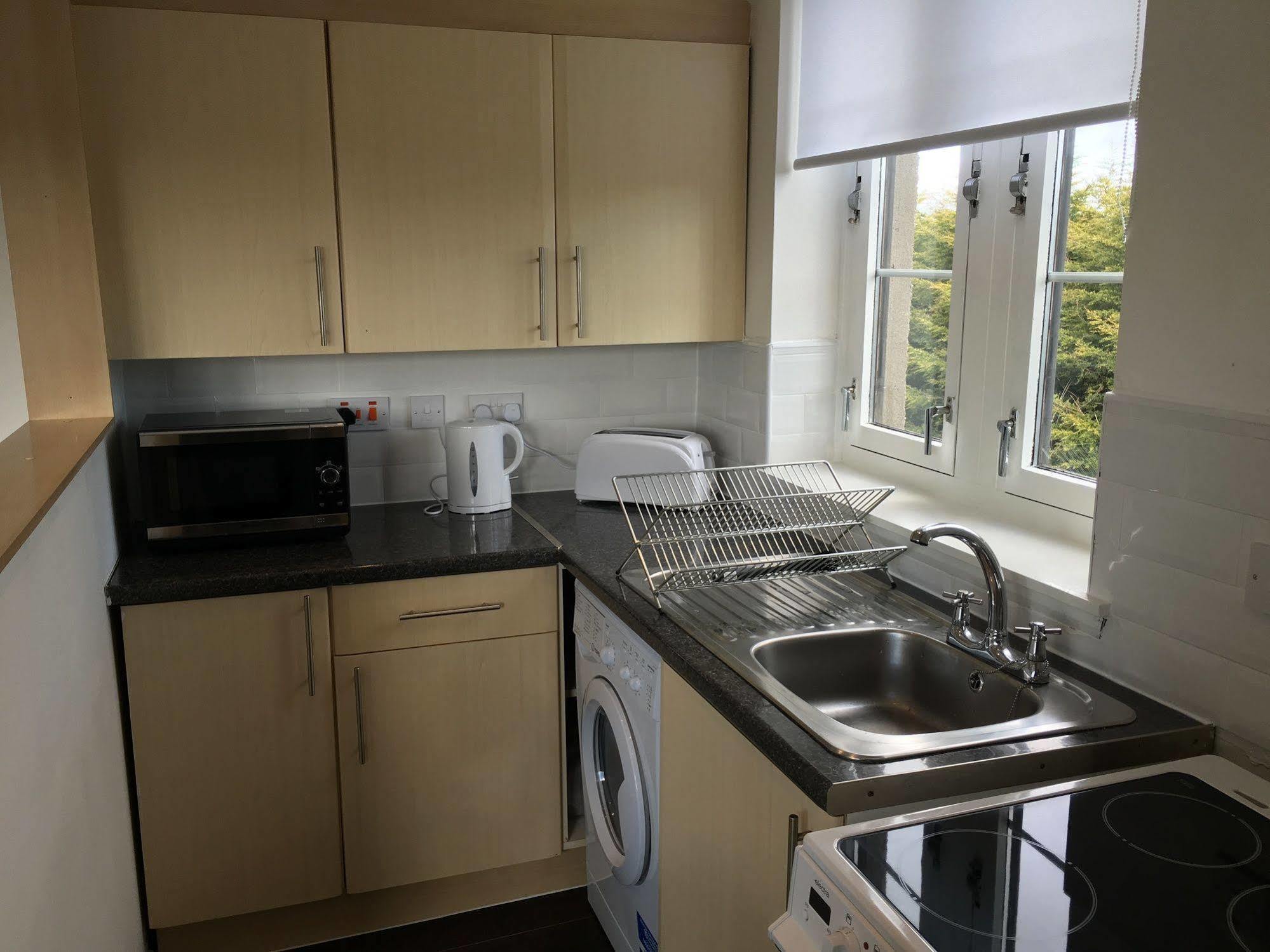 Glasgow Airport Apartments Paisley Exteriör bild