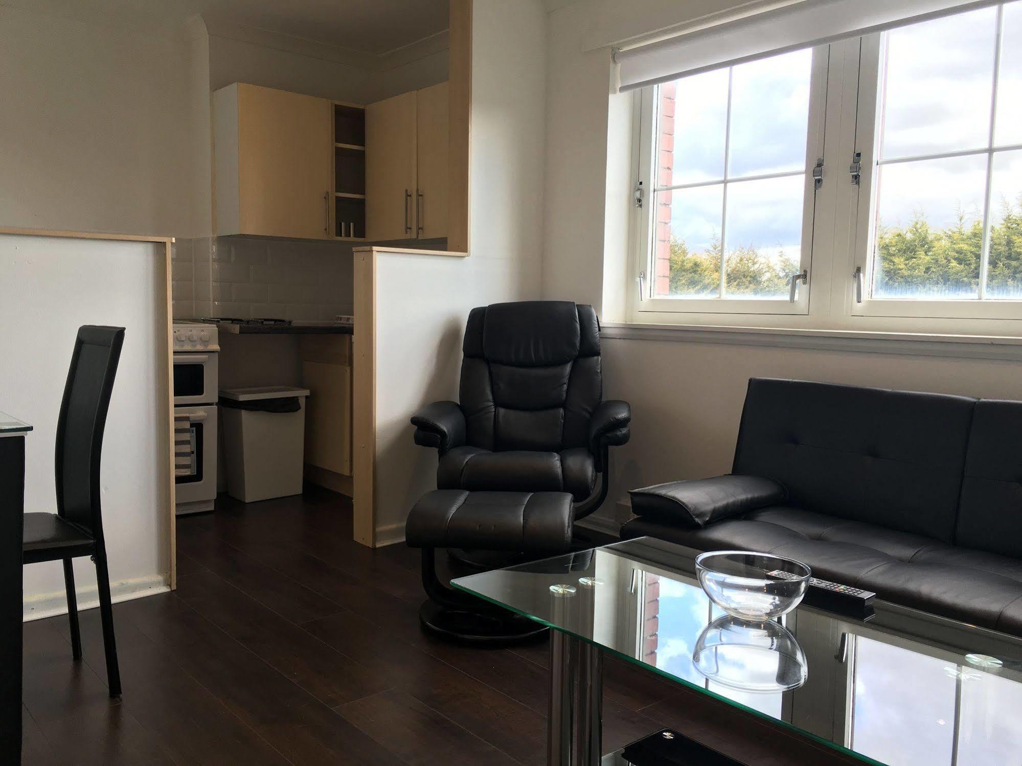 Glasgow Airport Apartments Paisley Exteriör bild