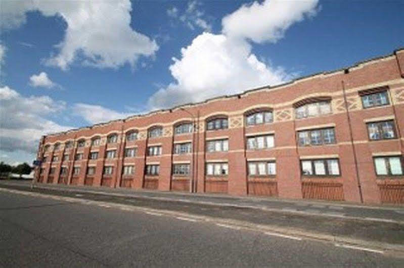 Glasgow Airport Apartments Paisley Exteriör bild